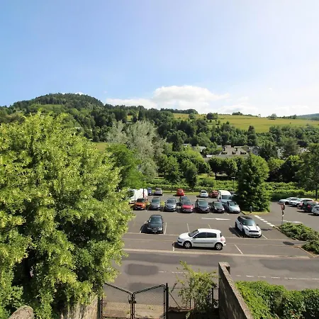 La Bourboule: T3 Equipe, 2 Ch, 600m Centre, 4 Pers - Fr-1-608-249